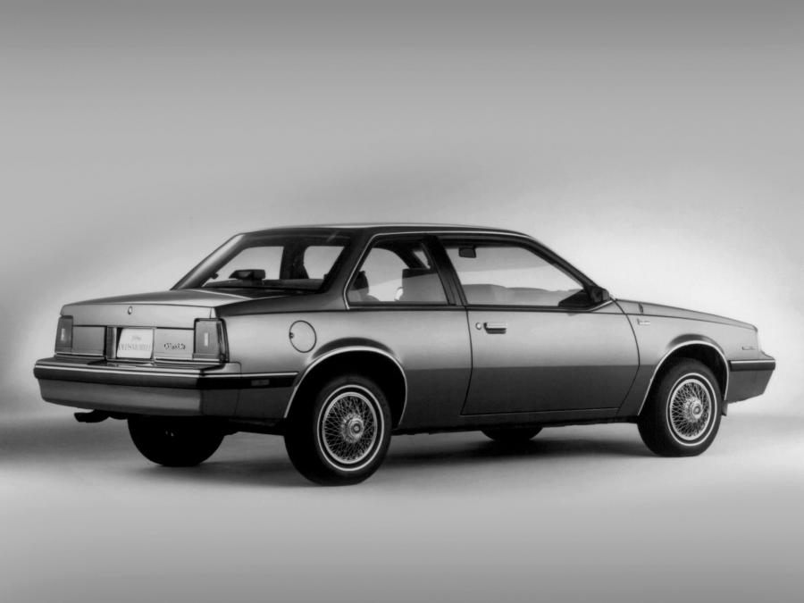  Oldsmobile Firenza Notchback Coupe 1986 года  (фото 2 из 2)